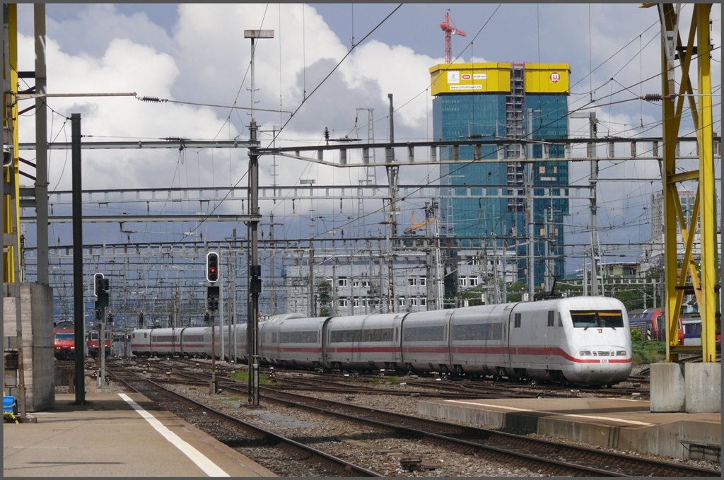 Ein ICE erreicht Z�rich HB. (31.07.2010)