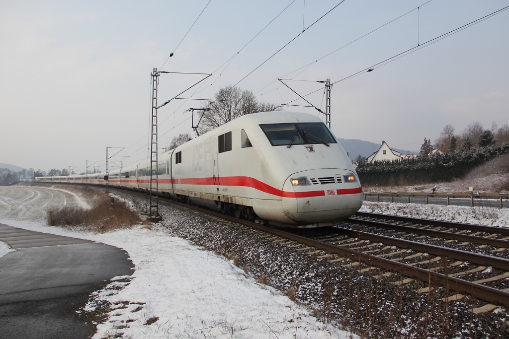 Ein ICE der ersten Generation als Fernverkehrs-Umleiter ber die KBS 613 in Richtung Norden. Aufgenommen am 31.03.2013 zwischen Hoheneiche und Wehretal-Reichensachsen.