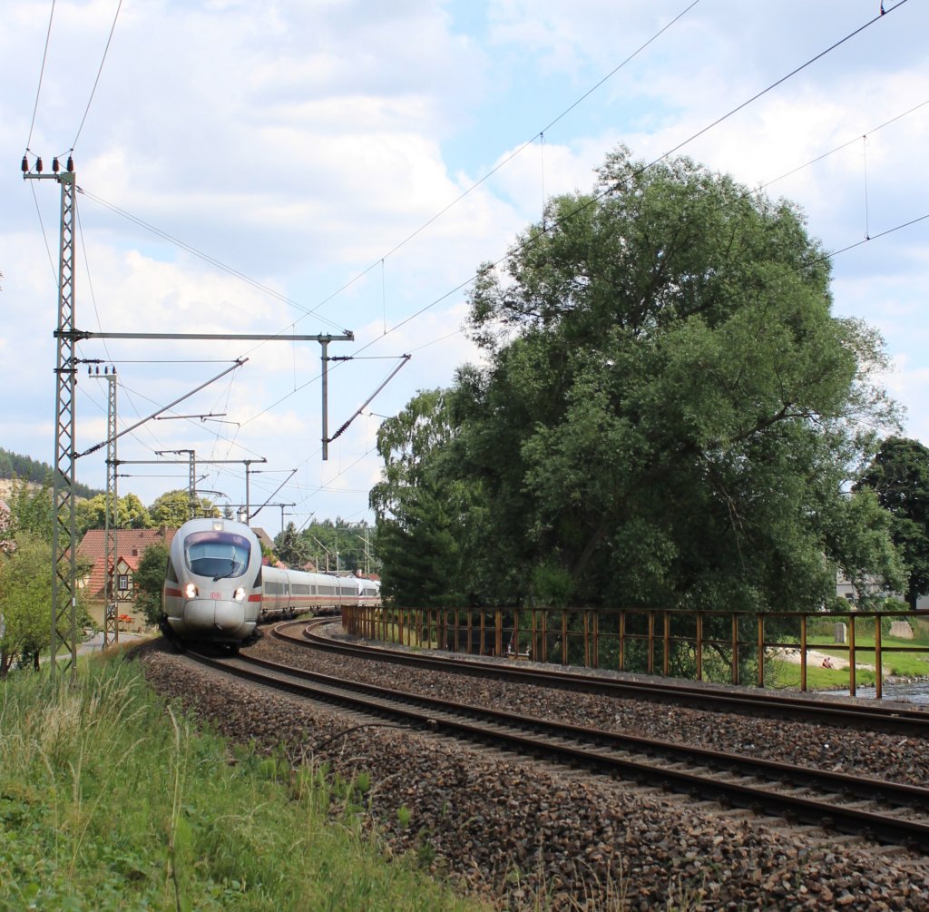 Ein ICE in Remsch�tz am 12.07.13 Gru� an den Tf zur�ck!!