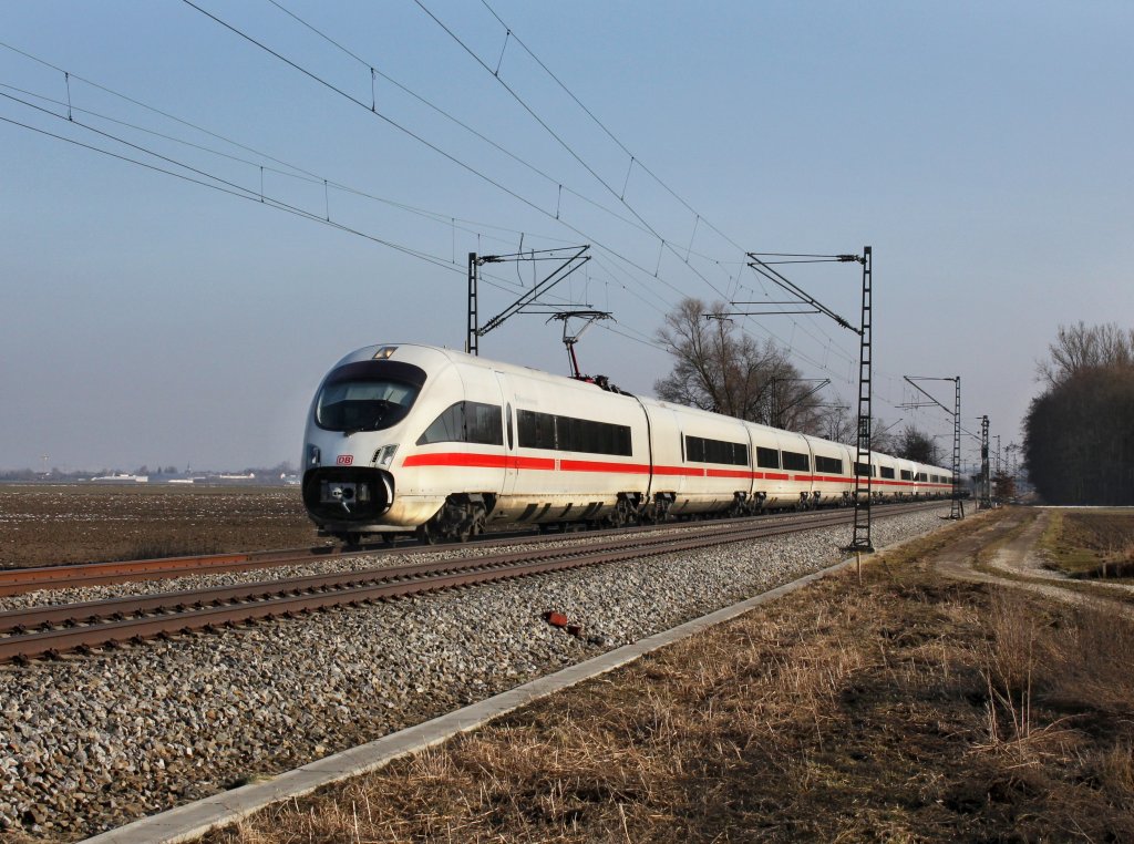 Ein ICE-T am 03.03.2013 unterwegs bei Langenisarhofen.