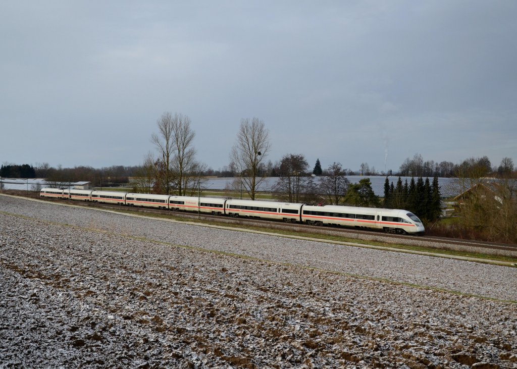 Ein ICE-T am 12.01.2013 bei Langenisarhofen.