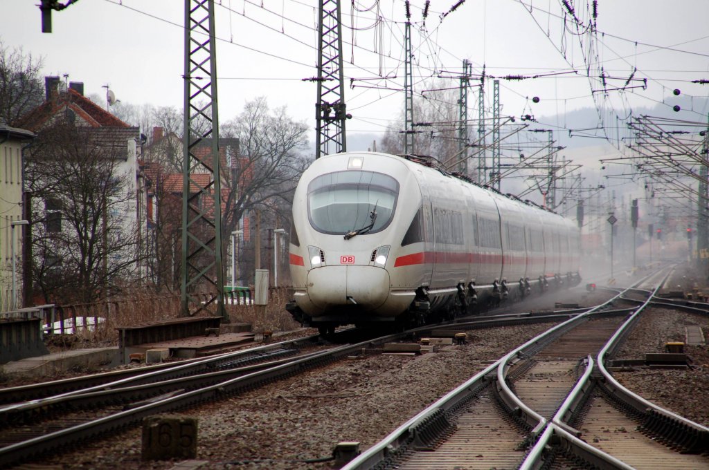 Ein ICE-T der BR 411 erreicht am 20.03.10 aus Richtung Leipzig kommend den Bahnhof Eisenach.