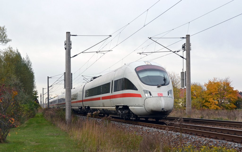 Ein ICE-T der BR 411 fuhr am 27.10.12 durch Greppin Richtung Bitterfeld. An diesem Wochenende wurde der Fernverkehr nach Berlin wegen Bauarbeiten im Raum Jterbog ber Dessau umgeleitet.

