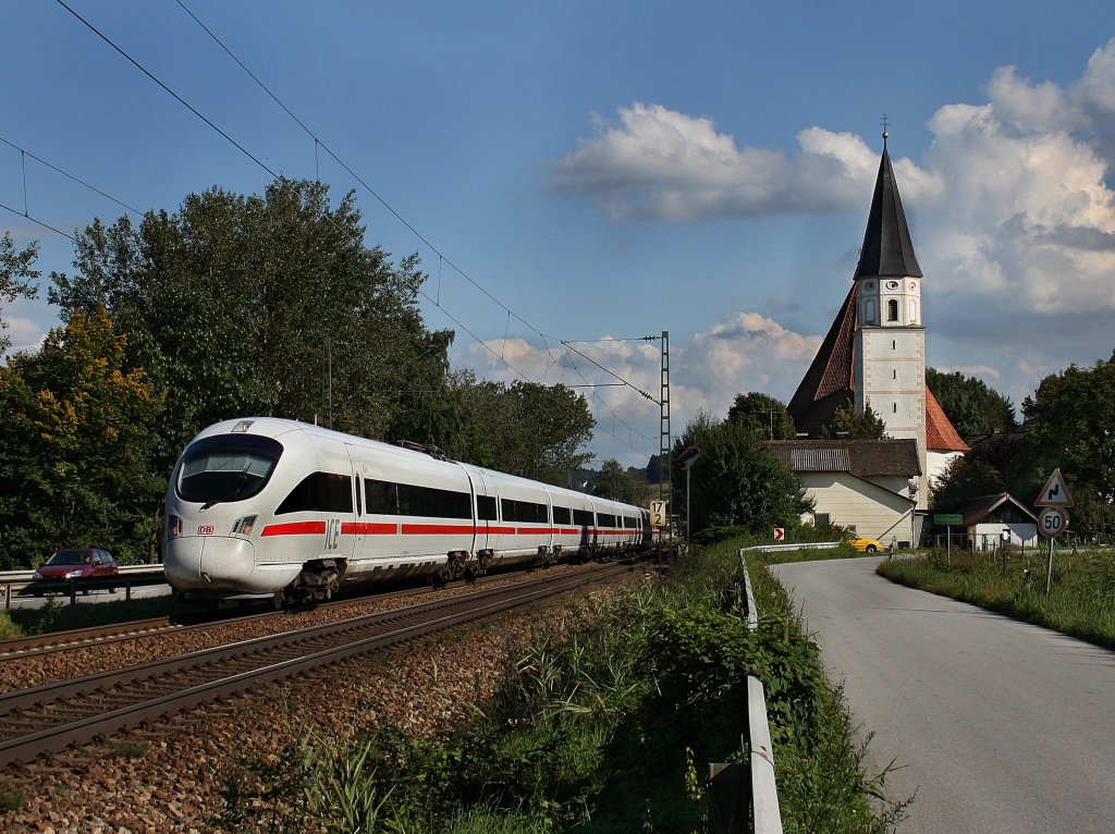 Ein ICE-T nach Frankfurt am 11.09.2010 unterwegs bei Hausbach. 