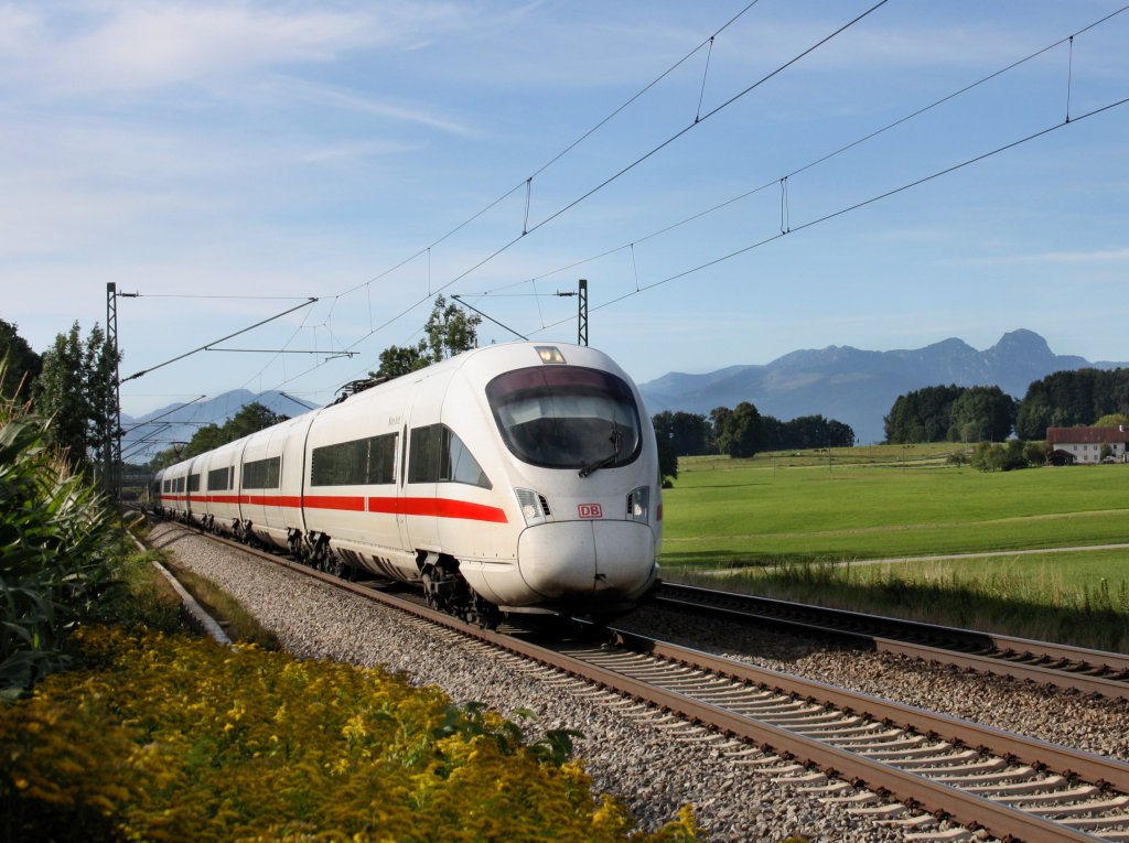 Ein ICE-T nach M�nchen am 14.08.2011 unterwegs bei Hilperting. 