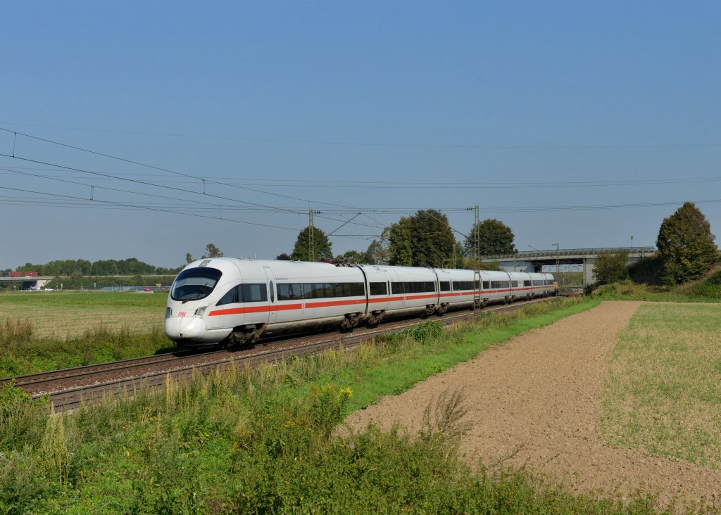 Ein ICE-T nach Wien West am 10.09.2012 unterwegs bei Plattling.