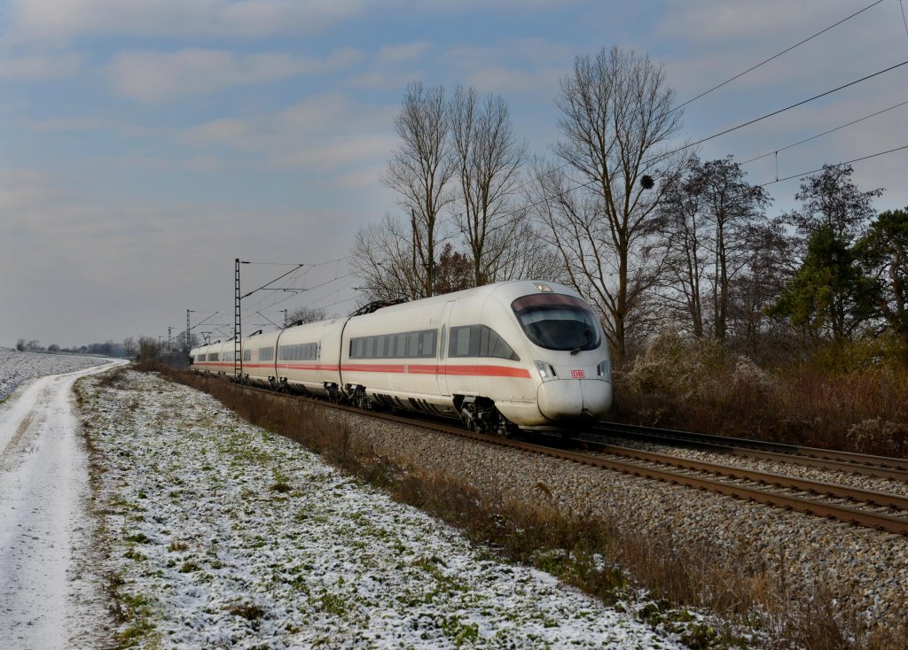 Ein ICE-T nach Wien West am 08.12.2012 unterwegs bei Langenisarhofen.