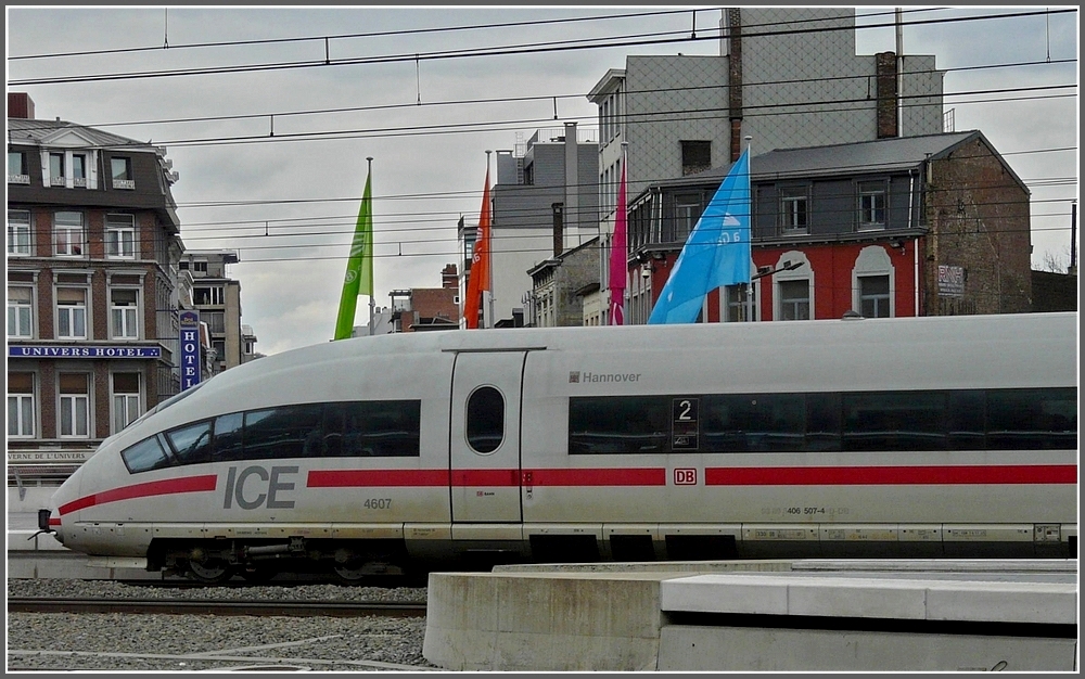 Ein ICE im Wohnzimmer in Li�ge Guillemins am 28.03.10. (Jeanny) 