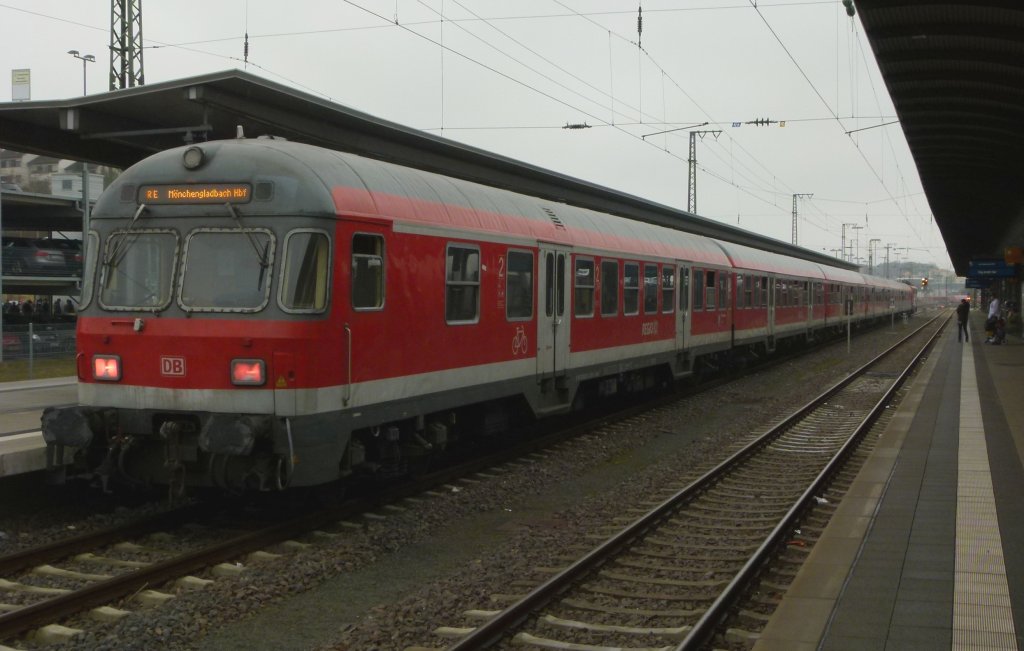Ein Karlsruher Steuerwagen am Fuball Sonderzug aus Mnchengladbach am 18.02.2012 in Kaiserslautern