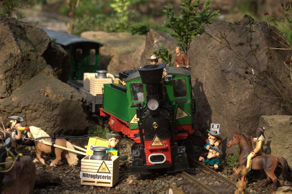 Ein kleiner Beitrag zum Karl May  Jahr 2012. Old Shatterhand und Winnetou , gemeinsam mit Lucky Luke  (!) knnen zwar die Entgleisung der Stainz am 13.04.12 gegen 17:00 Uhr nicht mehr verhindern aber den Dalton Brdern kann das Handwerk gelegt werden, sie knnen sich nicht in den Besitz von Dynamit und Nitroglyzerin bringen.