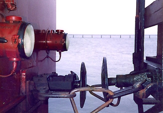 Ein kleiner zwischenhalt mit der Lok 329 502 bei einer Sturmfluf auf den Salzwiesen. Wangerooge 80er Jahre