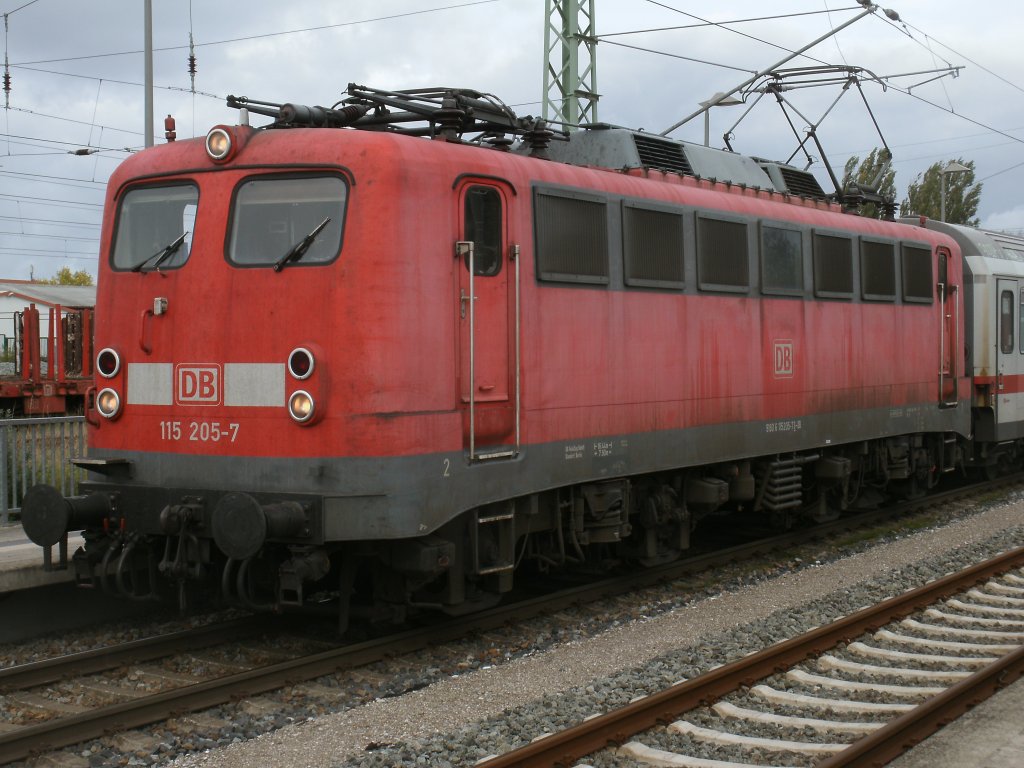 Ein Lokportrt von 115 205.Aufgenommen am 07.Oktober 2012 in Bergen/Rgen.
