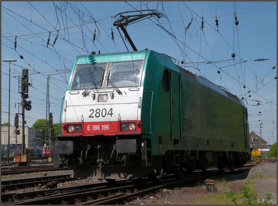 Ein Lokportrait der belgischen E186 196,Aufnahme vom Mai 2012 /Aachen Westbahnhof.