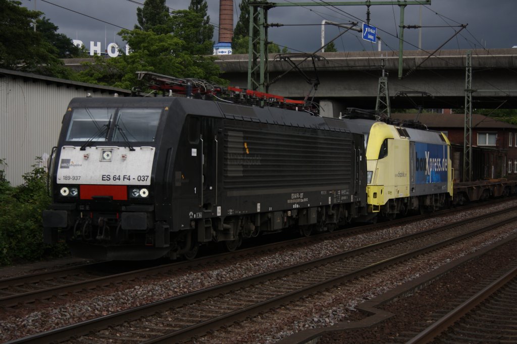 Ein Lokportrait eines wie ich finde interessanten Gespannes: 189 937 und 182 507. Kurz danach vertrieb mich ein Wolkenbruch. 09.08.2012, Hamburg Harburg
