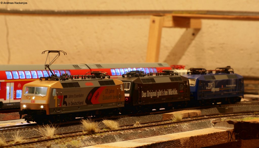 Ein Lokzug, wie es ihn in Echt nie geben konnte bestehend aus: 120 159-9  175 Jahre deutsche Eisenbahnen ; 120 159-9  150 Jahre Mrklin  und 120 151-6  ZDF Express  auf meiner Moba 2.1.11