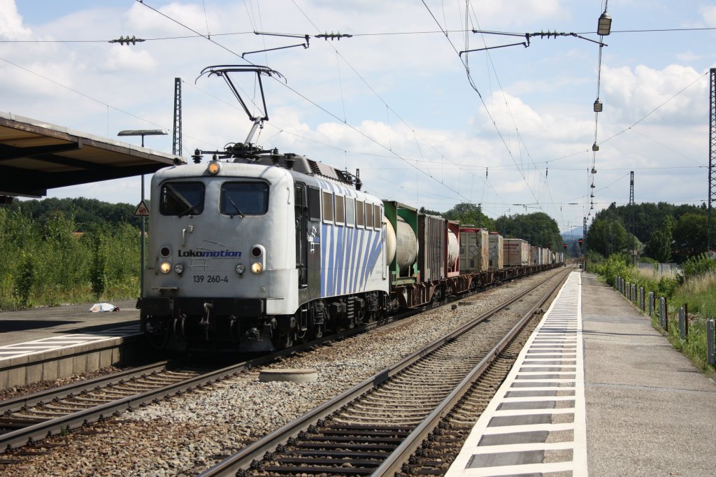 Ein Lomo-Zebra der BR 139 mit GZ gen Mnchen am 08.08.12 durch bersee am Chiemsee