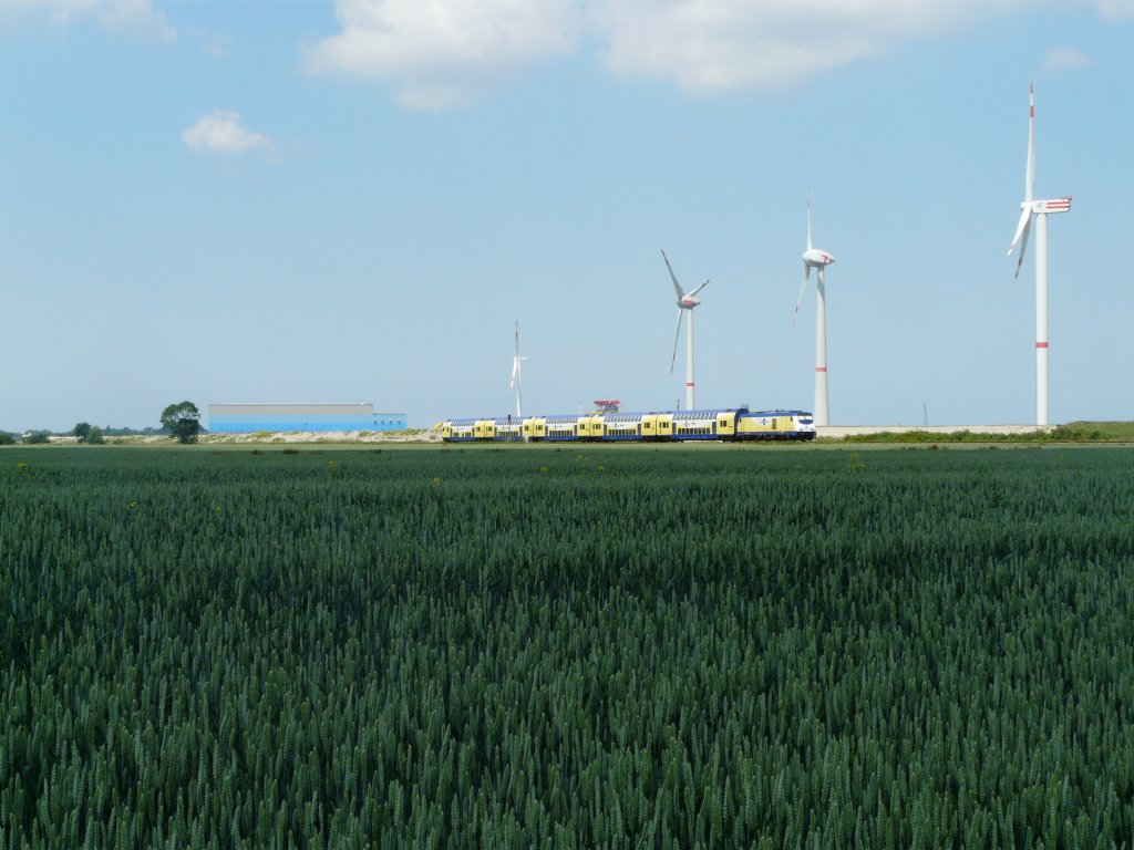 Ein Metronom aus Hamburg Hbf am 12.6.2011 kurz vor Cuxhaven.