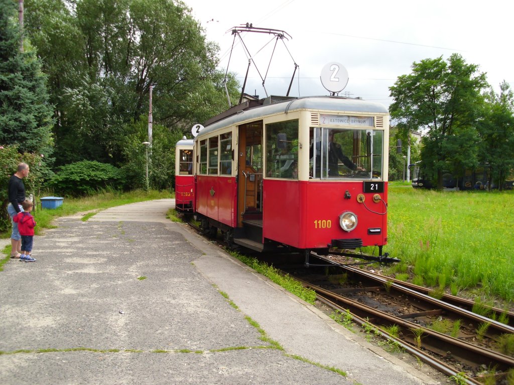 Ein N-Wagen als Turisten Linie NR.2 in Brynow.
