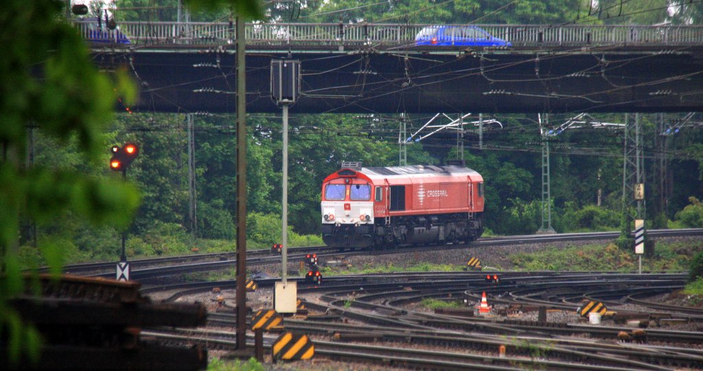Ein Nachschuss von der Class 66 DE6311  Hanna  von Crossrail f�hrt als Lokzug von Aachen-West nach Montzen(B) und f�hrt die Montzenrampe hoch nach Belgien. Bei Regenwolken am Abend des 17.5.2013.