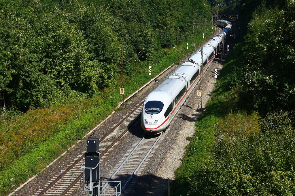 Ein namenloser 403 durcheilt den Einschnitt bei Bfingen, Strecke Ulm - Stuttgart - 18/09/2012