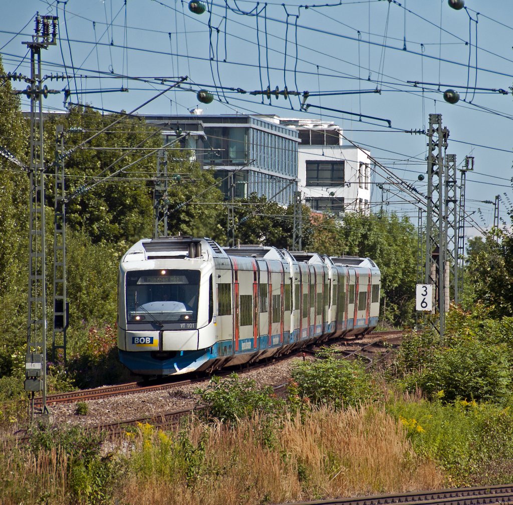 Ein noch nicht ausgebrannter BOB Integral am 01.08.2010 bei der Durchfahrt durch Mnchen Heimeranplatz. (Achtung Ironie ;).