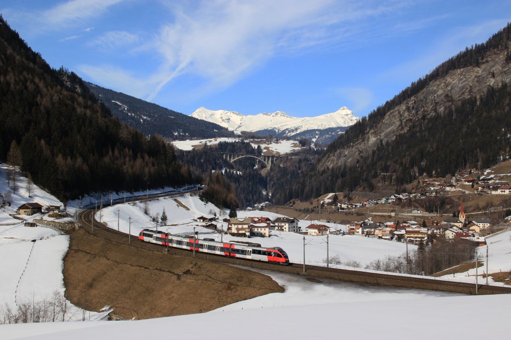 Ein BB 4024 fhrt als R vom Brenner nach Innsruck, St.Jodok am 10.03.12