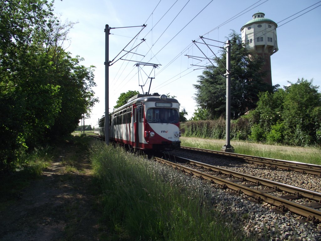 Ein OEG Dwag GT8 in Edingen am 13.05.11 