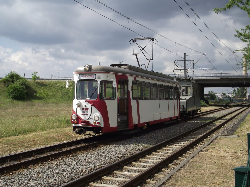 Ein OEG Rasttter mit E Lok in Viernheim am 15.05.11 bei einer Sonderfahrt 