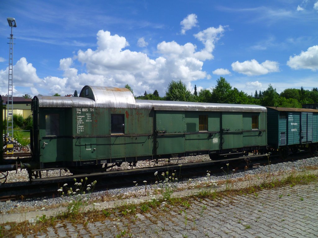 Ein Packwagen der Schwbischen Alb Bahn, gesehen am 30.07.13 in Mnsingen.