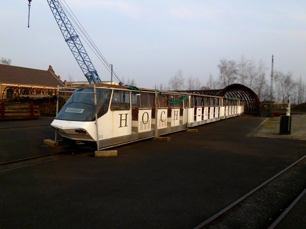 Ein Parkeisenbahn-Zug auf dem Gelnde der ehemaligen Zeche Zollern in Dortmund-Bvinghausen am 01.03.2011.