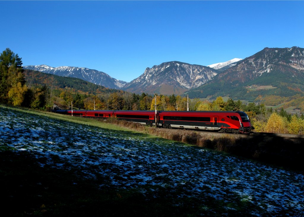 Ein Railjet nach Wien Meidling am 31.10.2012 bei Eichberg.