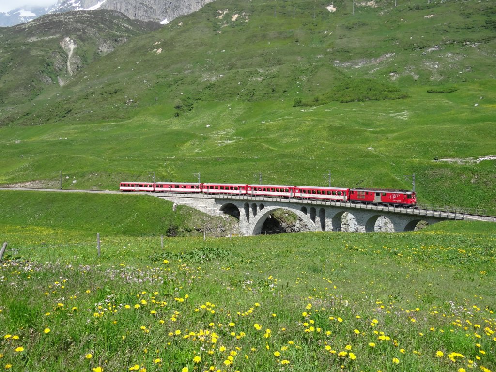 Ein Regio-zug Visp > Brig > Andermatt > Gschenen, zwischen Realp und Hospental - 17/06/2013