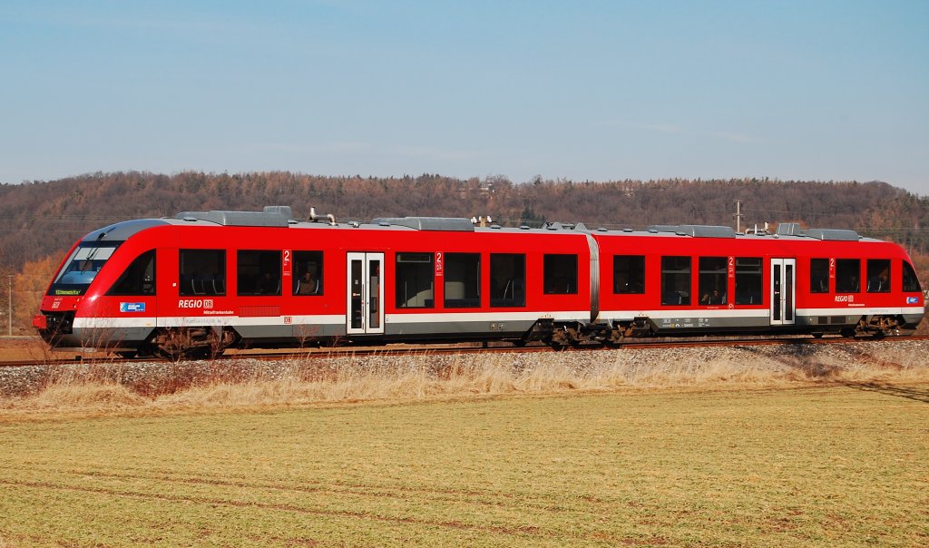 Ein Regionalzug der Baureihe 648, der gerade vom Bahnhof Neustadt kommt.