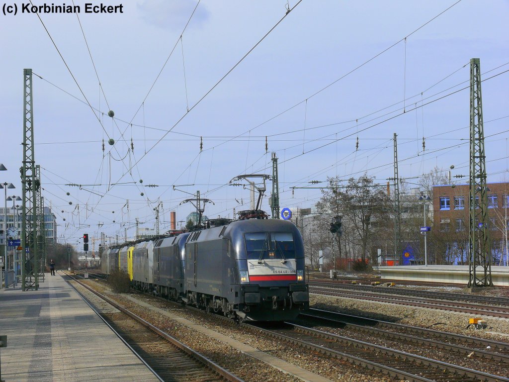 Ein richtig fetter Lokzug kam uns am Heimeranplatz entgegen. Darunter waren 2 185 (u.a. Kassel Huskies) 2 x 189 (u.a. CTL-Logistics) und zwei mal Taurus der MRCE, 20.03.2010