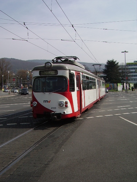 Ein RNV OEG Dwag GT8 in Heidelberg am 25.03.11