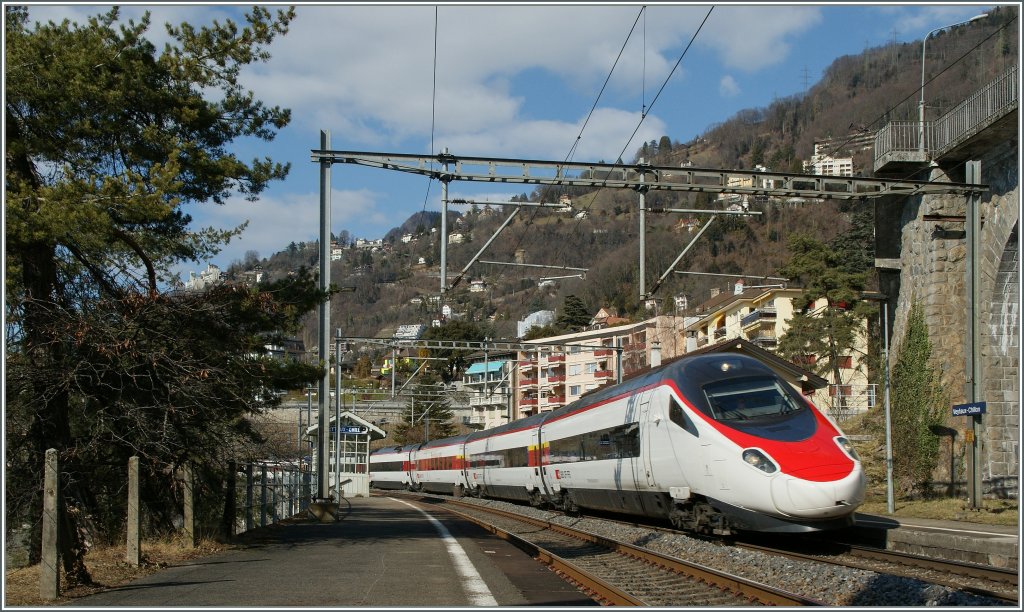 Ein SBB ETR 610 als EC 39 von Genve nach Milano bei der Durchfahrt in Veytaux-Chillon am 3. Mrz 2012.