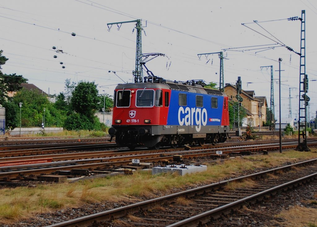 Ein Schweizer in Deutschland. Hin und wieder sieht man die 421 378-1 in unseren Breitengraden. Hier im Brackweder-Bahnhof in Richtung Bielefeld fahrend am 20.07.2009