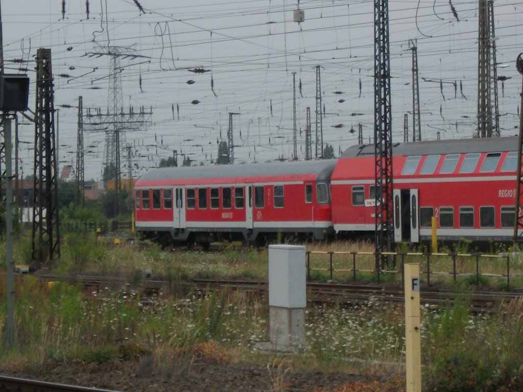 Ein seltener Gast im Leipziger Hbf. Ein Karlsruher Steuerwagen war am 27.7.10 im Vorfeld des Leipziger Hbf abgestellt.