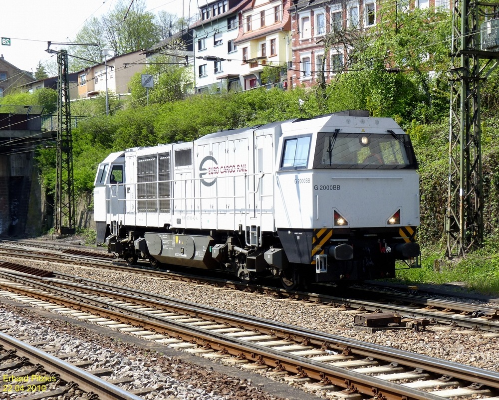 Ein seltener Gast im Rangierbahnhof Saarbrcken - 

Ich habe mal ein bisschen im Archiv gestbert und dieses schne Teil gefunden.

Euro Cargo Rail G 2000 B oder vollstndig 9280 1272 602-4-D-VL rangiert an der Ostausfahrt der Rbf. Saarbrcken in Bereich des Bahnhof Jgersfreude.

22.04.2010