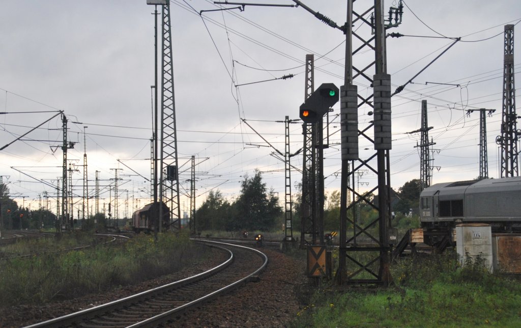 Ein Signalwiederholer zweig  Fahrt mit Geschwindigkeitsbegenzuung an  das Signal steht in der Westgruppe in Lehrte. Foto vom 02.10.2010