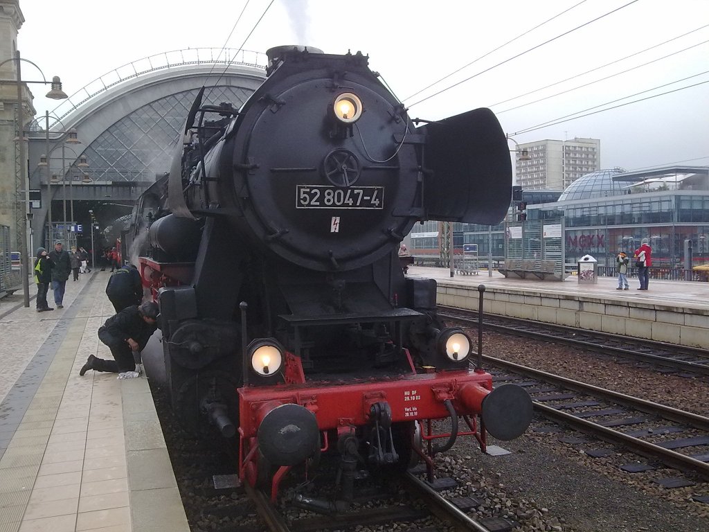 EIn Sonderzug Nach Altenberg am 12.12.09 .... kurzer halt und dann ging es auch schon weiter .