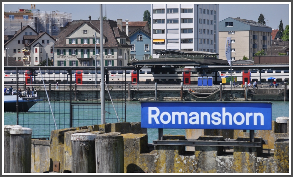 Ein Stationsschild bei der Hafeneinfahrt, das schon von Weitem sichtbar ist. (20.05.2012)