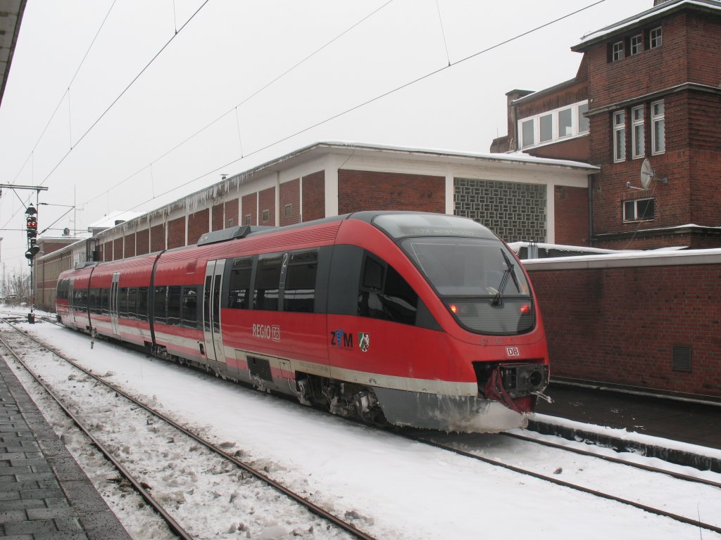 Ein Talent der Baureihe 643 fhrt von Mnster Hbf in Richtung der Abstellgleise. 22.12.2010