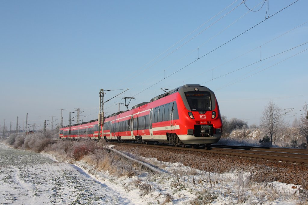Ein Talent-Prchen mit 442 115 an der Spitze als RE 16711 von Leipzig nach Dresden. Fotografiert am 08.12.2012 in Zeithain. 