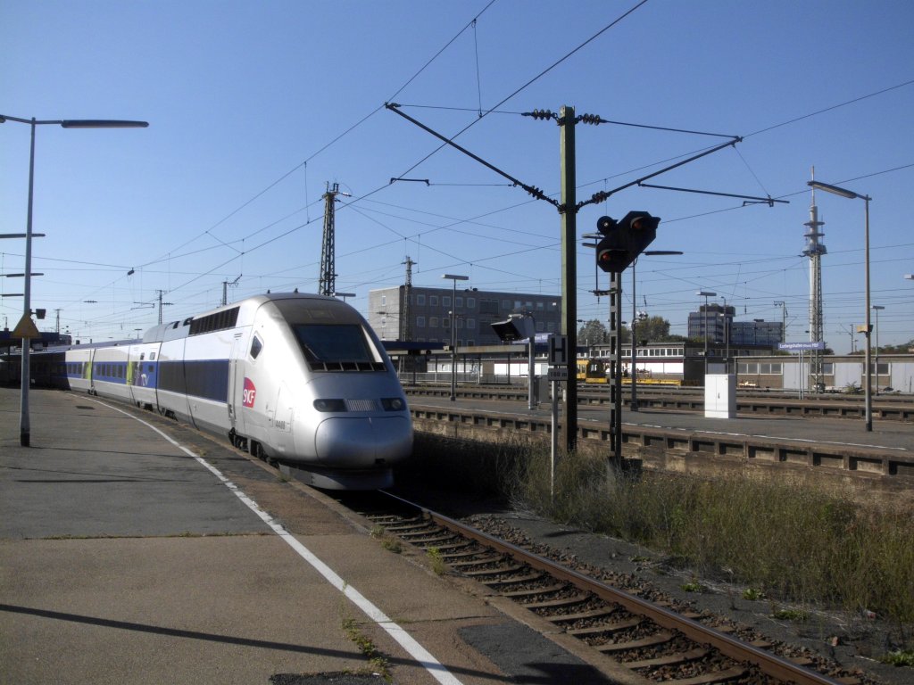 Ein TGV bei der Durchfahrt Ludwigshafen/Rh.Hbf. am 15.10.2011.