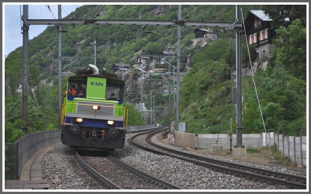 Ein Tm auf dem Weg nach Lalden. (27.04.2011)