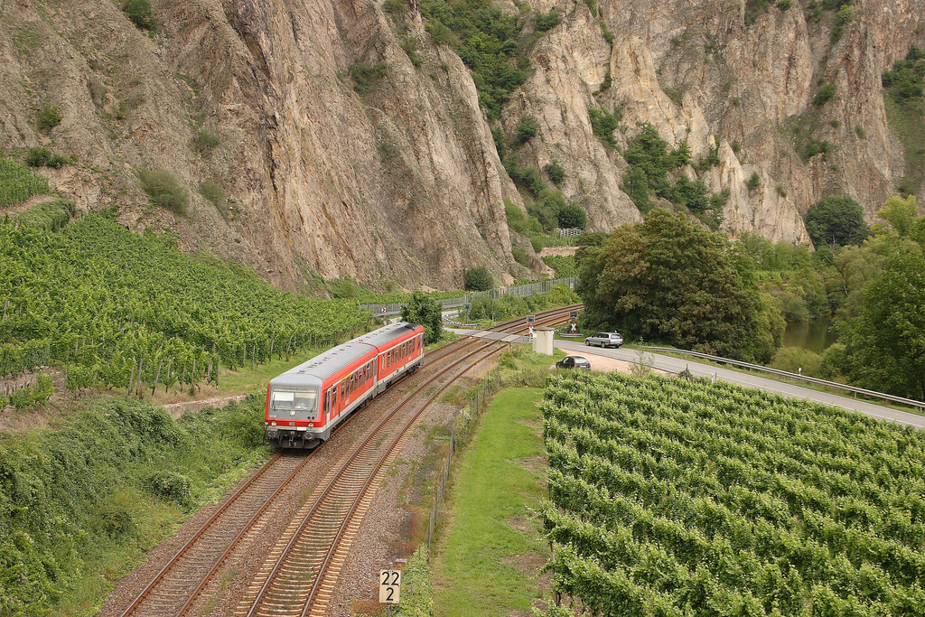 Ein Triebwagen der Baureihe 628 als RB nach Trkismhle an dem bekannten Felsen bei Norheim.
(KBS 680-Bad Kreuznach-Trkismhle-Saarbrcken)