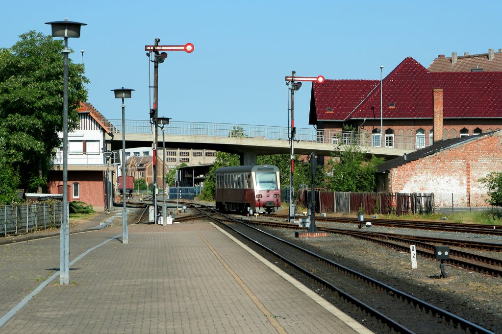 Ein Triebwagen der BR 187 verlt gerade den Bahnhof Nordhausen Nord in westlicher Richtung mit Ziel Ilfeld/Neanderklinik. (Aufnahme vom 03.06.2011)