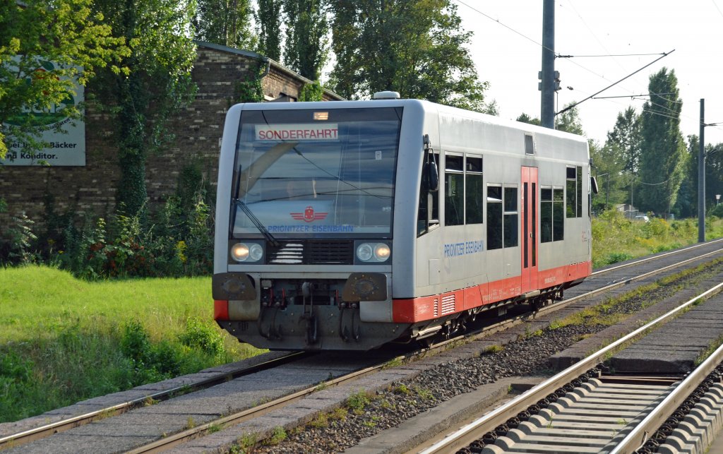 Ein Triebwagen der Prignitzer Eisenbahn fuhr am 24.08.11 durch Brehna Richtung Bitterfeld.
