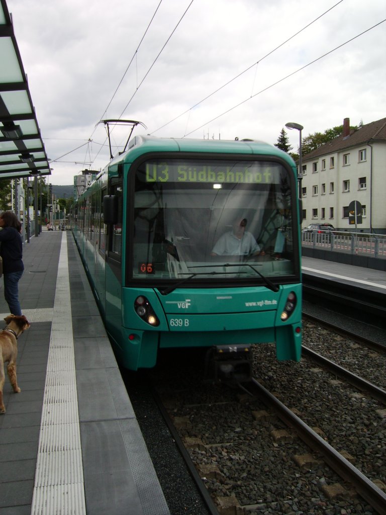 Ein U5 Wagen der VGF am 18.06.11 in Oberursel 